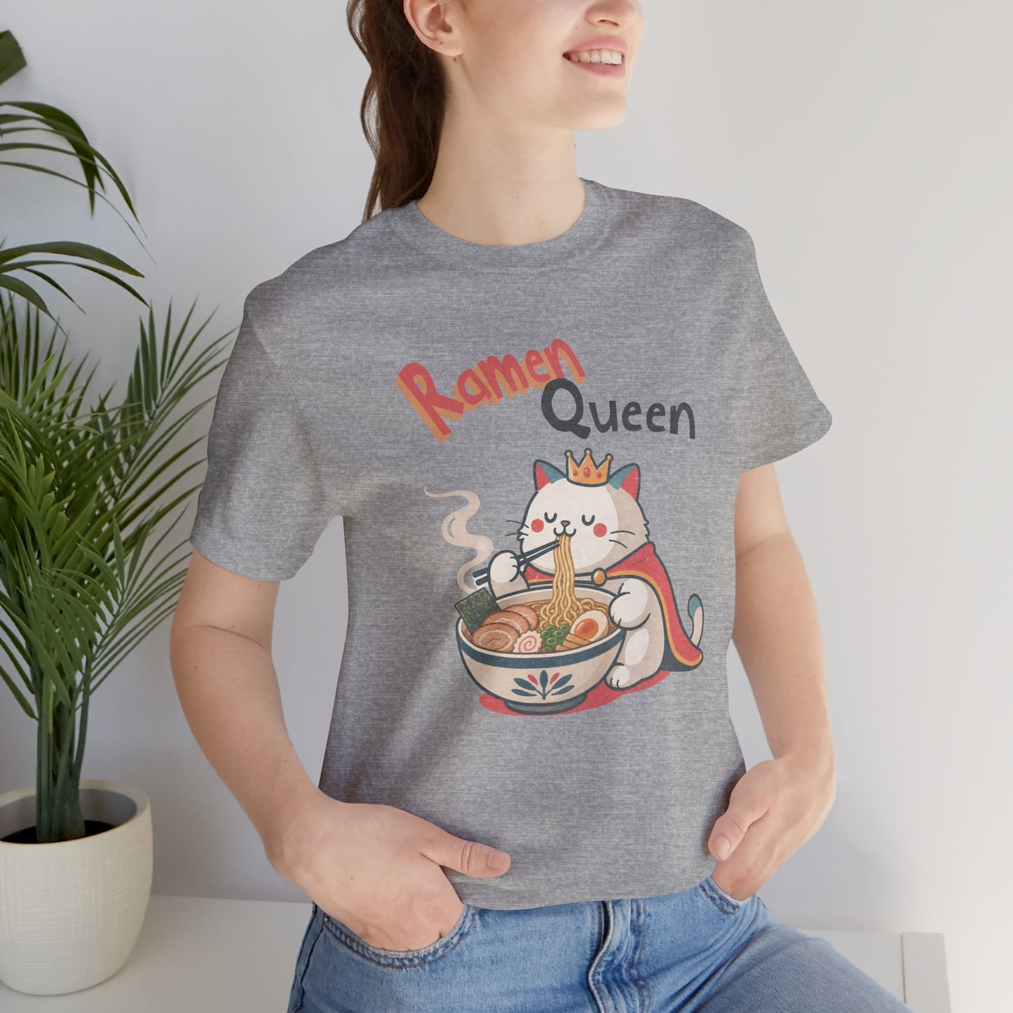 Ramen Queen Cute Cat Eating Ramen T-Shirt